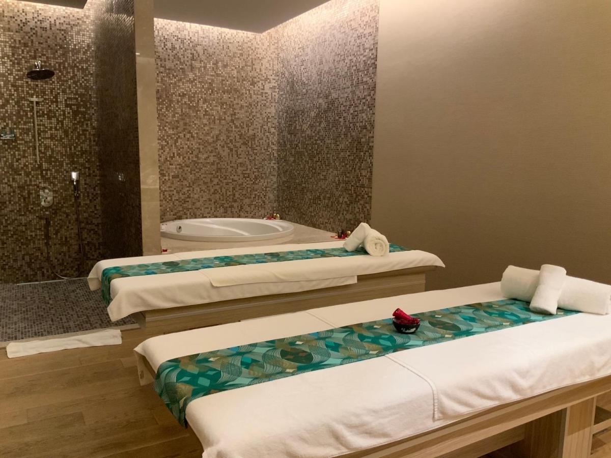 Grand Hotel De Kintele Brazzaville Bagian luar foto